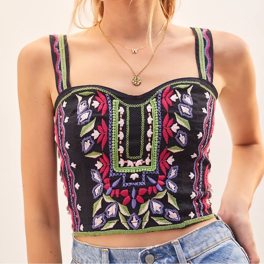 Anthropologie Linen Blend Black Floral Embroidered Crop Top Women's size 10